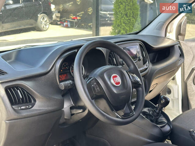 Белый Фиат Добло, объемом двигателя 1.6 л и пробегом 265 тыс. км за 8900 $, фото 13 на Automoto.ua