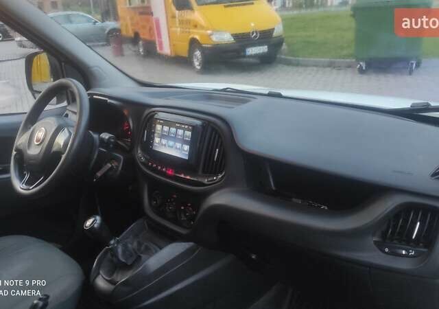 Белый Фиат Добло, объемом двигателя 1.25 л и пробегом 165 тыс. км за 8458 $, фото 15 на Automoto.ua