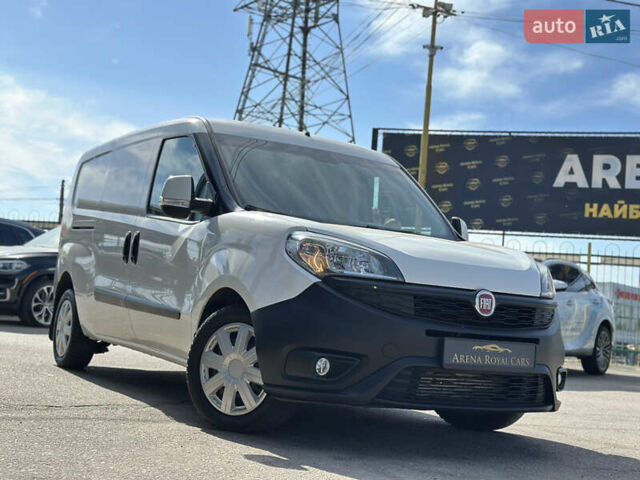 Белый Фиат Добло, объемом двигателя 1.6 л и пробегом 265 тыс. км за 8900 $, фото 2 на Automoto.ua