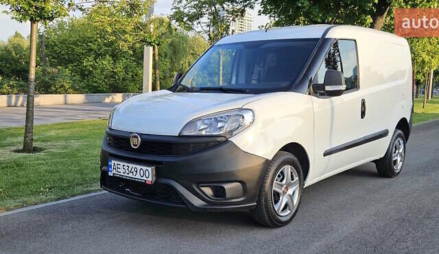 Белый Фиат Добло, объемом двигателя 1.3 л и пробегом 72 тыс. км за 9300 $, фото 1 на Automoto.ua