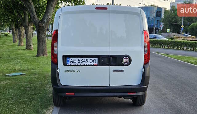 Белый Фиат Добло, объемом двигателя 1.3 л и пробегом 72 тыс. км за 9300 $, фото 9 на Automoto.ua