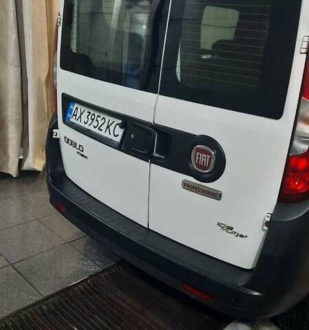 Белый Фиат Добло, объемом двигателя 1.6 л и пробегом 216 тыс. км за 9500 $, фото 22 на Automoto.ua