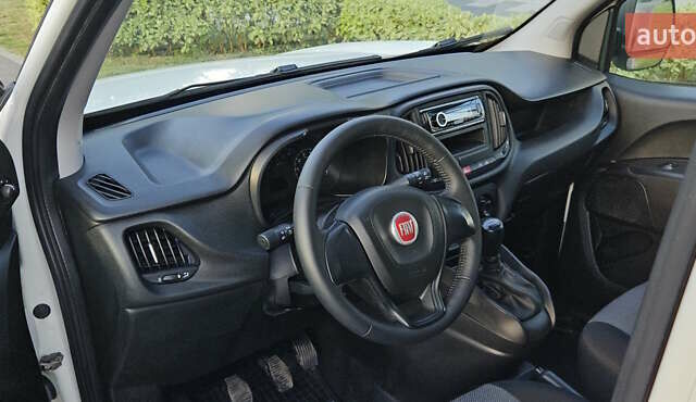 Белый Фиат Добло, объемом двигателя 1.3 л и пробегом 72 тыс. км за 9300 $, фото 18 на Automoto.ua