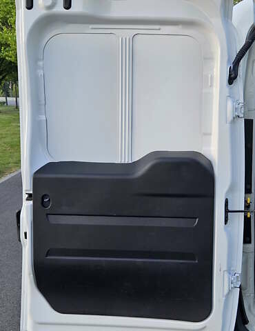 Белый Фиат Добло, объемом двигателя 1.3 л и пробегом 72 тыс. км за 9300 $, фото 13 на Automoto.ua