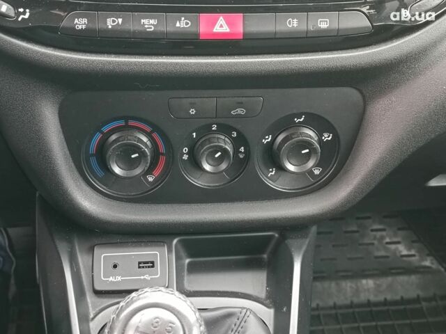 Белый Фиат Добло, объемом двигателя 1.4 л и пробегом 88 тыс. км за 10990 $, фото 22 на Automoto.ua