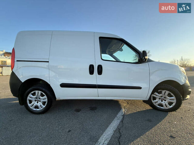 Белый Фиат Добло, объемом двигателя 1.25 л и пробегом 352 тыс. км за 6900 $, фото 7 на Automoto.ua