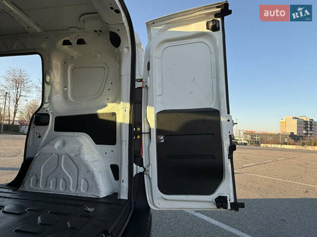 Белый Фиат Добло, объемом двигателя 1.25 л и пробегом 352 тыс. км за 6900 $, фото 25 на Automoto.ua