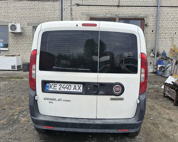 Белый Фиат Добло, объемом двигателя 1.3 л и пробегом 177 тыс. км за 9500 $, фото 5 на Automoto.ua