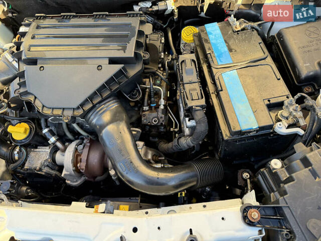 Белый Фиат Добло, объемом двигателя 1.25 л и пробегом 352 тыс. км за 6900 $, фото 22 на Automoto.ua