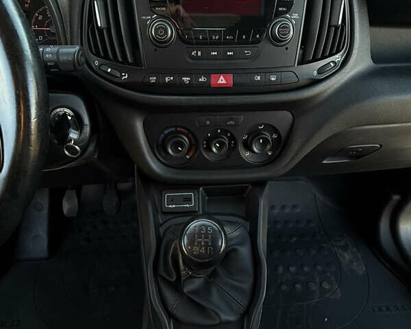 Белый Фиат Добло, объемом двигателя 1.25 л и пробегом 352 тыс. км за 6900 $, фото 17 на Automoto.ua