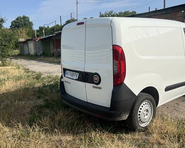 Белый Фиат Добло, объемом двигателя 1.4 л и пробегом 175 тыс. км за 6400 $, фото 17 на Automoto.ua