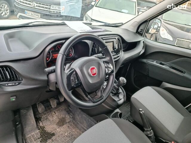 Белый Фиат Добло, объемом двигателя 1.4 л и пробегом 88 тыс. км за 10990 $, фото 16 на Automoto.ua