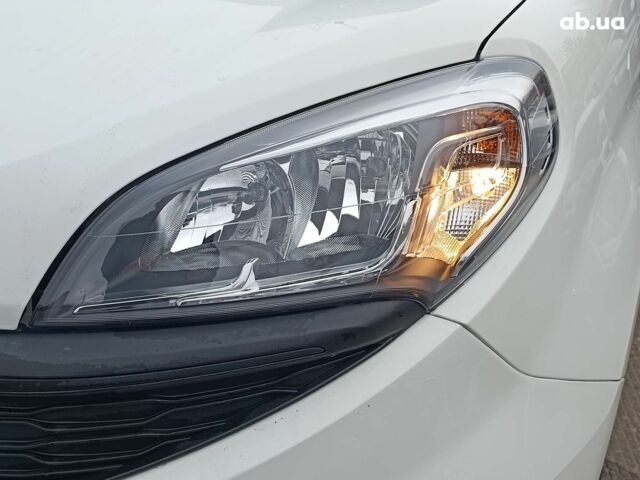 Белый Фиат Добло, объемом двигателя 1.4 л и пробегом 88 тыс. км за 10990 $, фото 3 на Automoto.ua