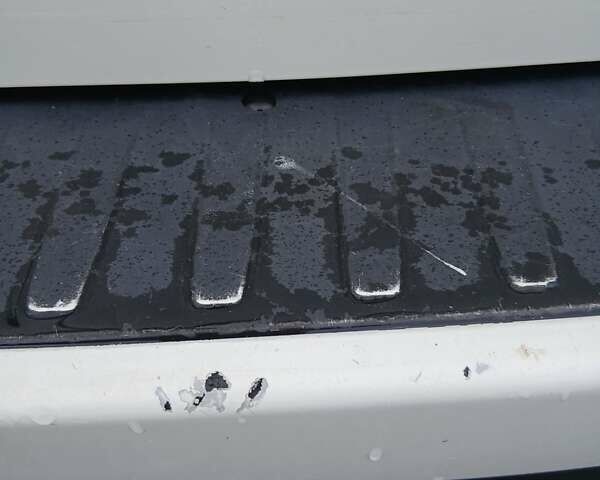 Белый Фиат Добло, объемом двигателя 1.6 л и пробегом 280 тыс. км за 12500 $, фото 18 на Automoto.ua