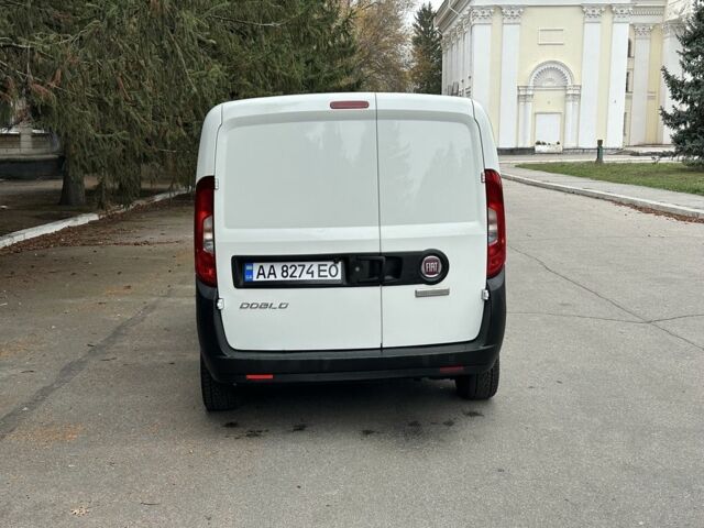 Белый Фиат Добло, объемом двигателя 1.4 л и пробегом 130 тыс. км за 9300 $, фото 4 на Automoto.ua