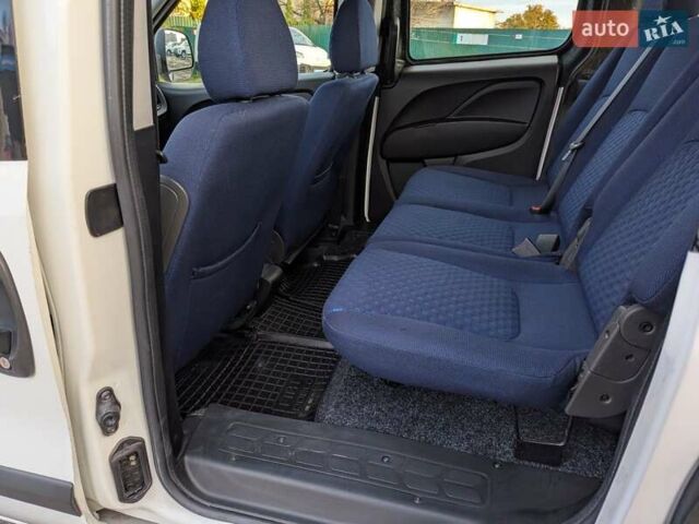 Белый Фиат Добло, объемом двигателя 1.3 л и пробегом 100 тыс. км за 10800 $, фото 10 на Automoto.ua