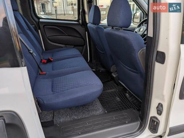 Белый Фиат Добло, объемом двигателя 1.3 л и пробегом 100 тыс. км за 10800 $, фото 1 на Automoto.ua