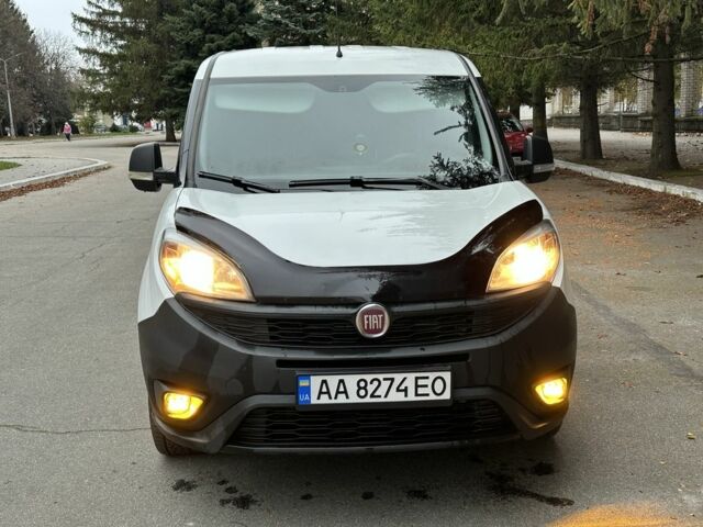 Белый Фиат Добло, объемом двигателя 1.4 л и пробегом 130 тыс. км за 9300 $, фото 1 на Automoto.ua