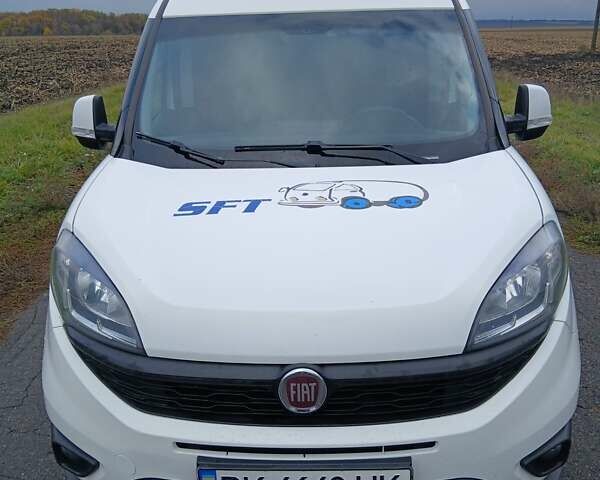 Белый Фиат Добло, объемом двигателя 1.6 л и пробегом 280 тыс. км за 12500 $, фото 3 на Automoto.ua