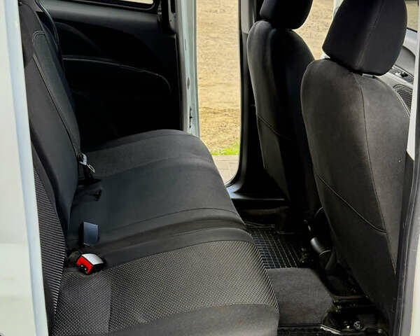 Білий Фіат Добло, об'ємом двигуна 1.37 л та пробігом 110 тис. км за 10200 $, фото 11 на Automoto.ua