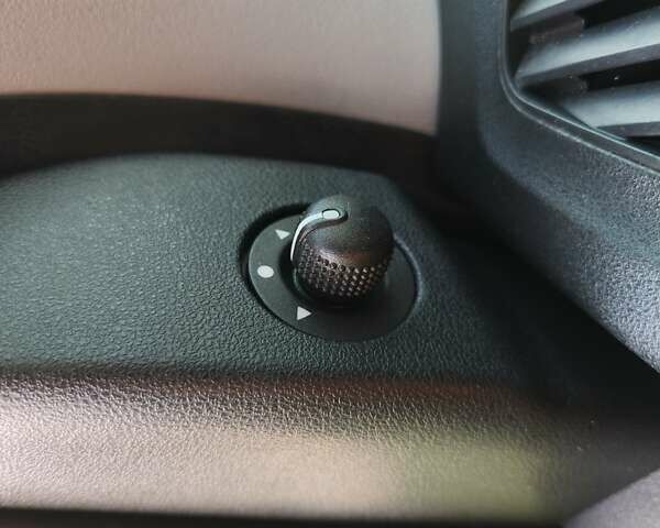 Білий Фіат Добло, об'ємом двигуна 1.25 л та пробігом 202 тис. км за 11950 $, фото 19 на Automoto.ua