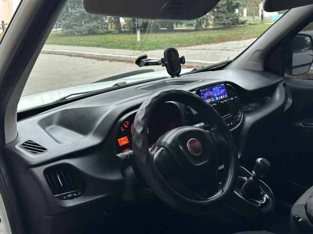 Белый Фиат Добло, объемом двигателя 1.4 л и пробегом 130 тыс. км за 9300 $, фото 6 на Automoto.ua