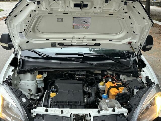 Белый Фиат Добло, объемом двигателя 1.4 л и пробегом 130 тыс. км за 9300 $, фото 7 на Automoto.ua