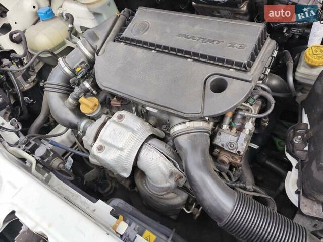 Білий Фіат Добло, об'ємом двигуна 1.25 л та пробігом 202 тис. км за 11950 $, фото 23 на Automoto.ua