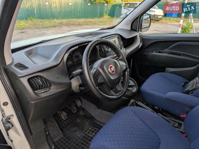 Белый Фиат Добло, объемом двигателя 1.3 л и пробегом 100 тыс. км за 10800 $, фото 7 на Automoto.ua