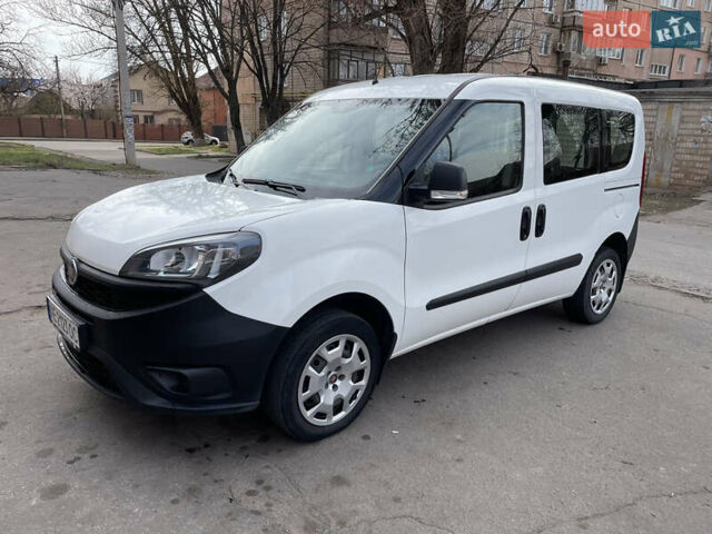 Белый Фиат Добло, объемом двигателя 1.37 л и пробегом 84 тыс. км за 13000 $, фото 2 на Automoto.ua