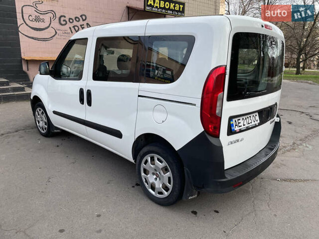 Белый Фиат Добло, объемом двигателя 1.37 л и пробегом 84 тыс. км за 13000 $, фото 3 на Automoto.ua