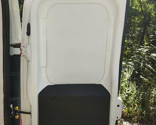 Белый Фиат Добло, объемом двигателя 1.25 л и пробегом 231 тыс. км за 9500 $, фото 3 на Automoto.ua