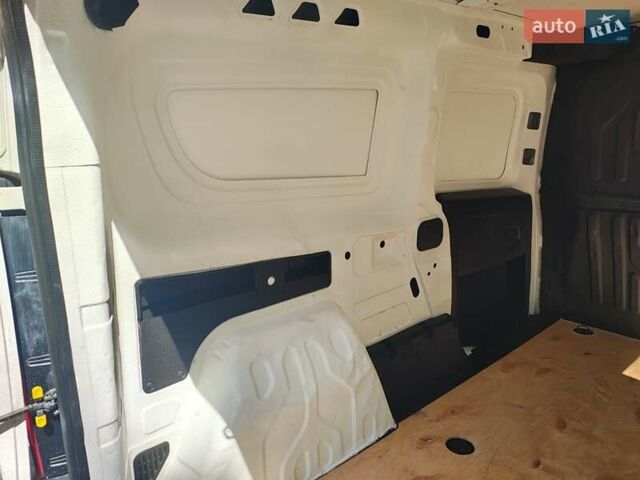 Белый Фиат Добло, объемом двигателя 1.25 л и пробегом 231 тыс. км за 9500 $, фото 23 на Automoto.ua