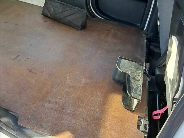 Белый Фиат Добло, объемом двигателя 1.3 л и пробегом 94 тыс. км за 10500 $, фото 11 на Automoto.ua