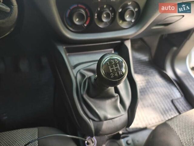 Белый Фиат Добло, объемом двигателя 1.25 л и пробегом 231 тыс. км за 9500 $, фото 11 на Automoto.ua