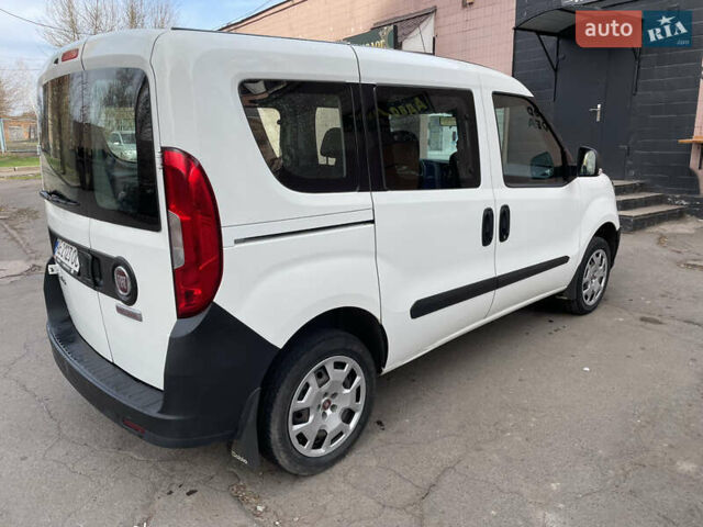 Белый Фиат Добло, объемом двигателя 1.37 л и пробегом 84 тыс. км за 13000 $, фото 5 на Automoto.ua