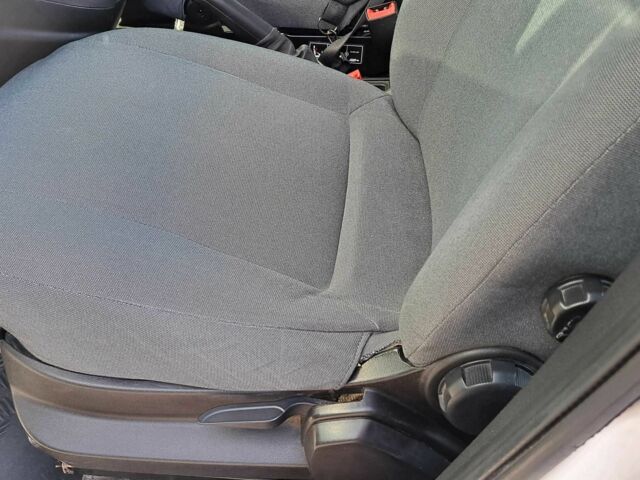 Белый Фиат Добло, объемом двигателя 1.3 л и пробегом 94 тыс. км за 10500 $, фото 7 на Automoto.ua