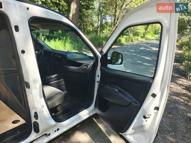 Белый Фиат Добло, объемом двигателя 1.25 л и пробегом 231 тыс. км за 9500 $, фото 17 на Automoto.ua