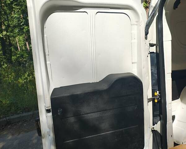 Белый Фиат Добло, объемом двигателя 1.25 л и пробегом 231 тыс. км за 9500 $, фото 7 на Automoto.ua