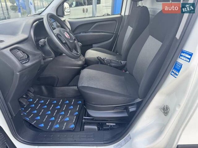 Белый Фиат Добло, объемом двигателя 1.3 л и пробегом 135 тыс. км за 13500 $, фото 18 на Automoto.ua