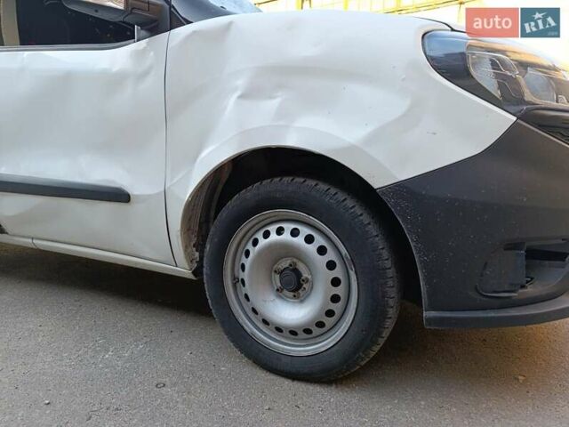 Белый Фиат Добло, объемом двигателя 1.2 л и пробегом 48 тыс. км за 7000 $, фото 9 на Automoto.ua