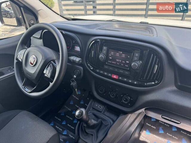 Белый Фиат Добло, объемом двигателя 1.3 л и пробегом 135 тыс. км за 13500 $, фото 3 на Automoto.ua