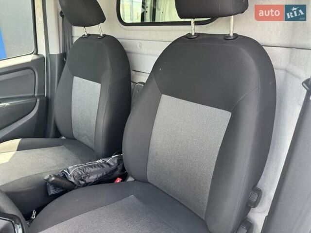 Белый Фиат Добло, объемом двигателя 1.3 л и пробегом 135 тыс. км за 13500 $, фото 20 на Automoto.ua