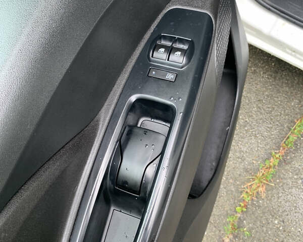 Белый Фиат Добло, объемом двигателя 1.3 л и пробегом 90 тыс. км за 13100 $, фото 17 на Automoto.ua