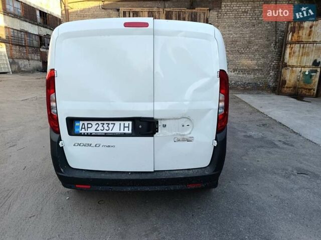 Белый Фиат Добло, объемом двигателя 1.2 л и пробегом 48 тыс. км за 7000 $, фото 6 на Automoto.ua