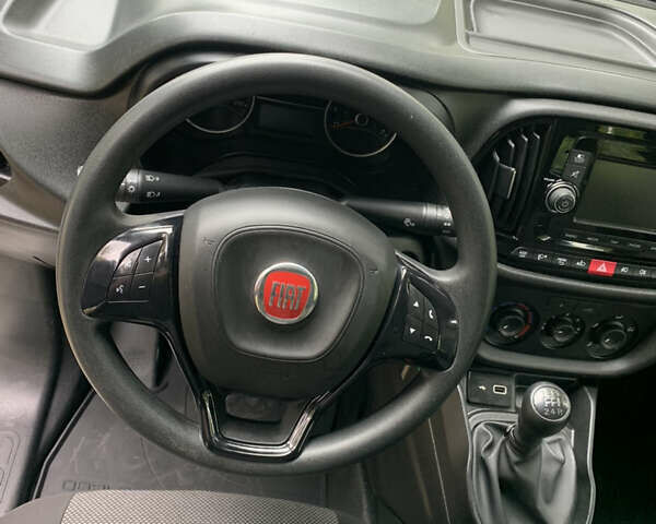 Белый Фиат Добло, объемом двигателя 1.3 л и пробегом 90 тыс. км за 13100 $, фото 15 на Automoto.ua