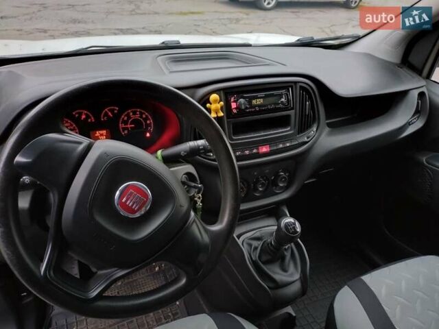 Белый Фиат Добло, объемом двигателя 1.4 л и пробегом 67 тыс. км за 11500 $, фото 9 на Automoto.ua
