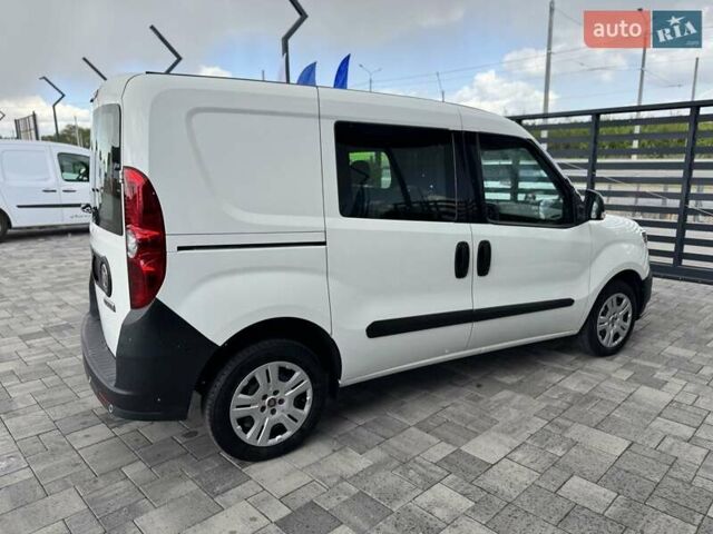 Белый Фиат Добло, объемом двигателя 1.3 л и пробегом 135 тыс. км за 13500 $, фото 2 на Automoto.ua