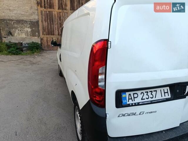 Белый Фиат Добло, объемом двигателя 1.2 л и пробегом 48 тыс. км за 7000 $, фото 7 на Automoto.ua