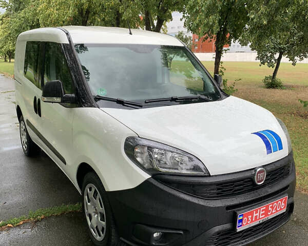 Белый Фиат Добло, объемом двигателя 1.3 л и пробегом 90 тыс. км за 13100 $, фото 12 на Automoto.ua